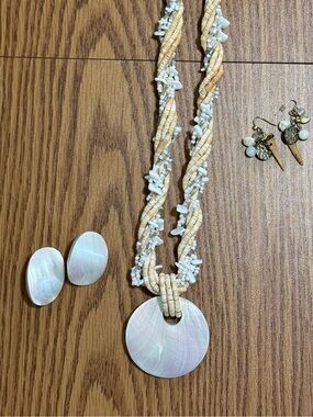 Large White & Natural Bead Necklace & Earring. Extra Pair of Earrings included!